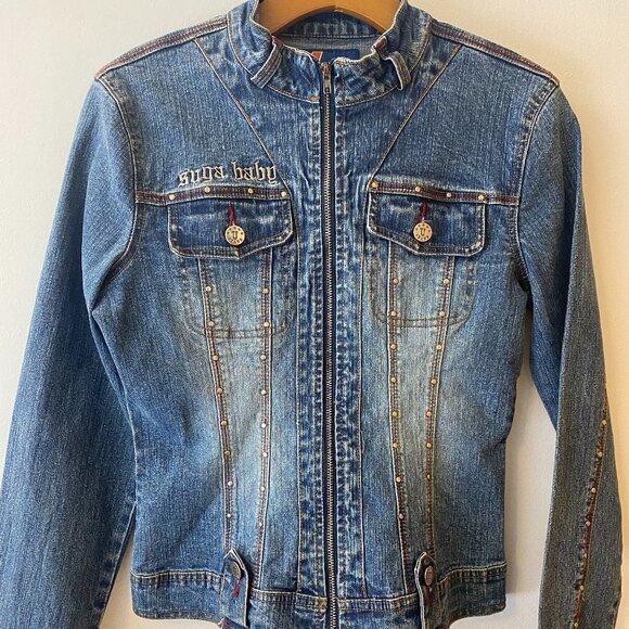 UJeans Y2K “Suga Baby World Tour 04" Fitted Mock Neck Jean Jacket - Picture 3 of 6